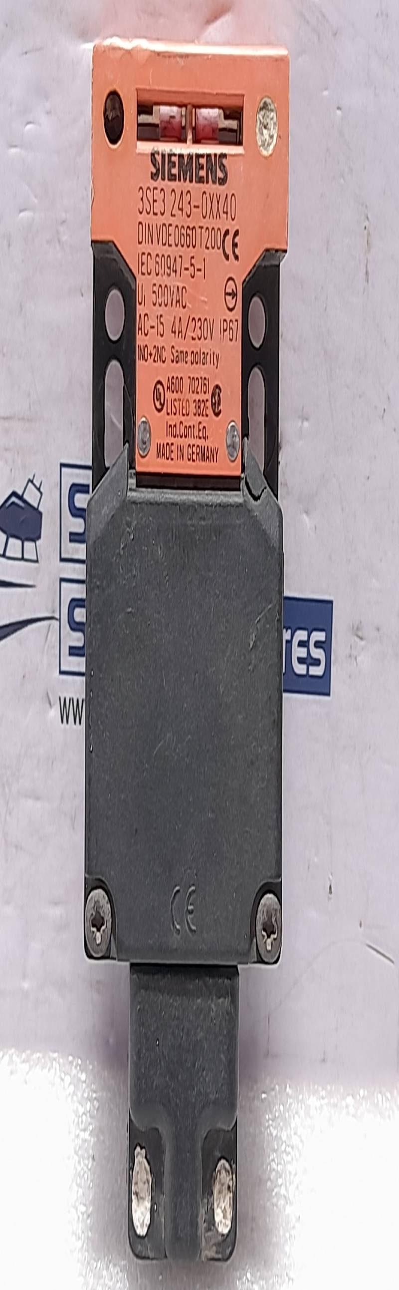Siemens 3SE3 243-0XX40 Limit Switch DIN VDE0660T200