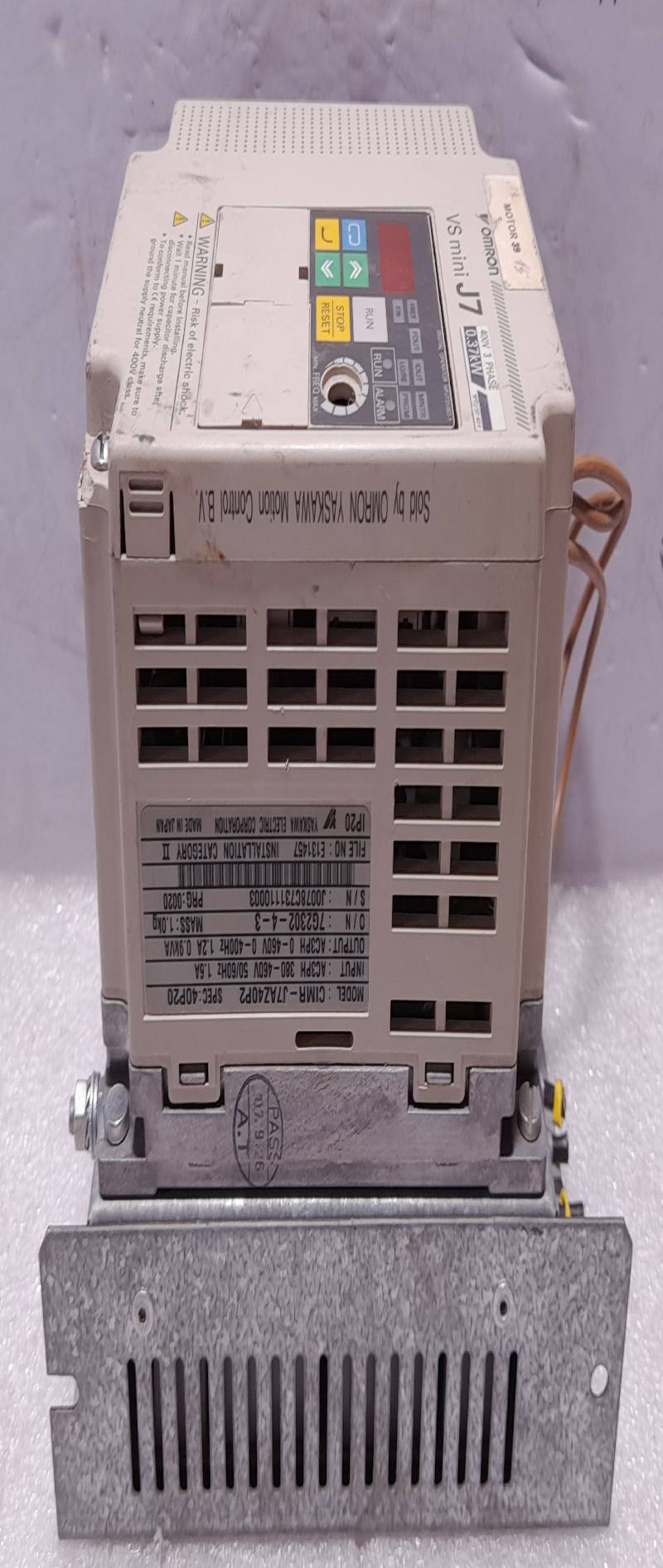 Omron Yaskawa CIMR –J7AZ40P2 VS mini J7 Power Inverter 380-460V 50/60Hz