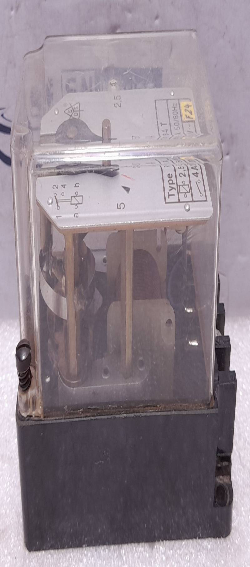 Type: R 834 T Power Relay 2, 5-5A 50/60Hz 4A 220V