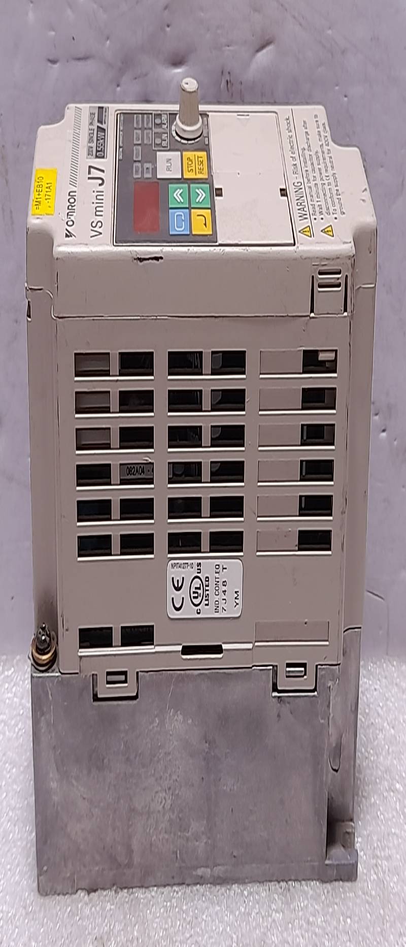 Omron CIMR-J7AZB0P4 Inverter Drive VS mini J7 200-240V 50/60Hz 7.A Yaskawa Electric