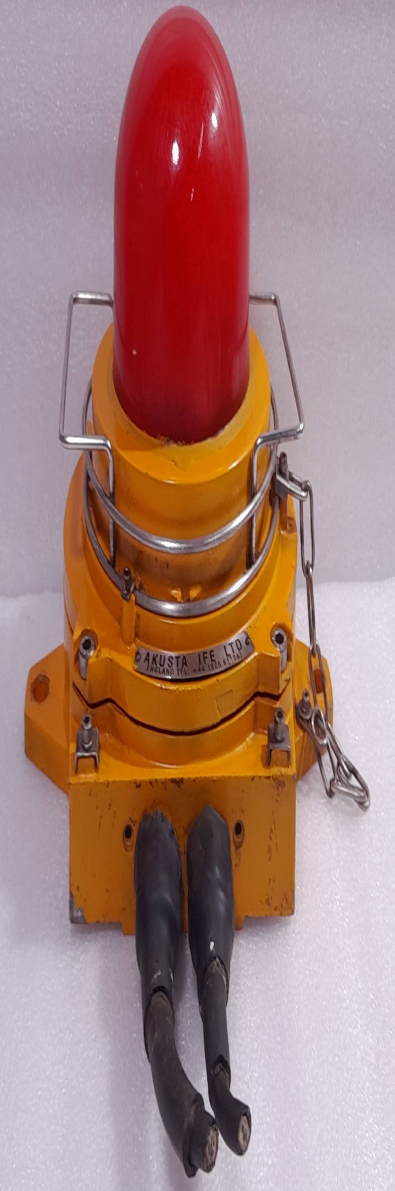 AKUSTA IFE 2XE4DLM 2000 SERIES LUMINAIRE Victor No. M1186