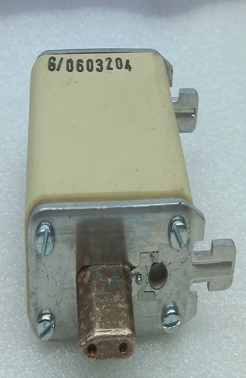 Siemens 3NE8024-1 Circuit/Motor Protector Fuse 160A 690V a.c NOV 116054559
