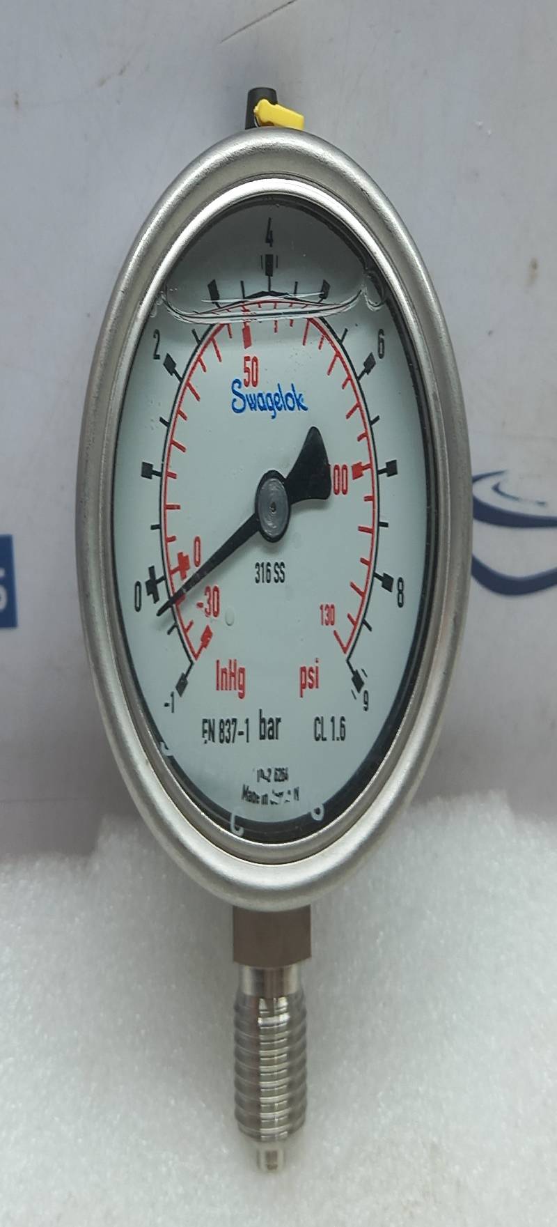Swagelok PGI-63B-BC9-LAX1 Pressure Gauge IND 63mm, Bay Ring 0-9Bar