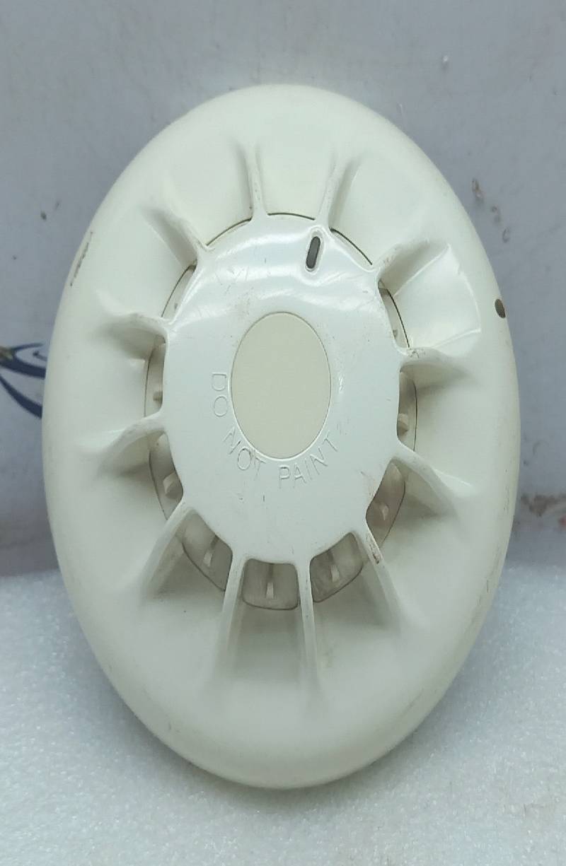 Tyco Safety 516.600.033 Conventional Heat Detector (Fixed 90 C) 631H-F