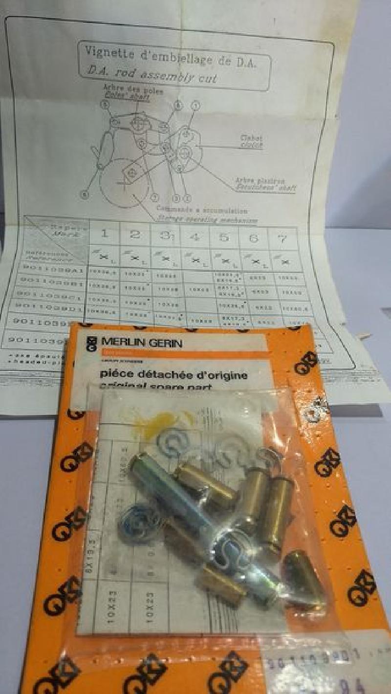 Merlin Gerin Service Kit - Axes Bronze - 9011039D1SB0381 168DA B HB782  - 6set