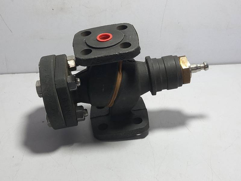 Sauter VUG015F334 2-Way Flange Valve PN25/16