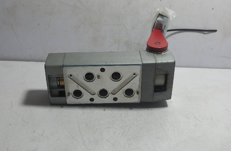 Rexroth power master 7877  Pneumatic directional valve  12W11 actuator  