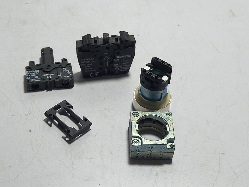 Siemens 3SB36550AA41 Illuminated Flat Pushbutton