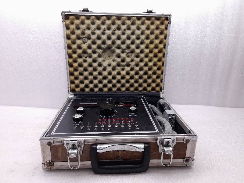 LIPS 1060/04  E.L.C TEST UNIT  PARA SISTEMDE CONTROLE DO CPP  FOR CPP CONTROL SYSTEM