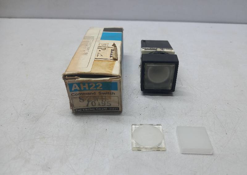Fuji Electric AH22 SZWH/0195  Command Switch  100-110V