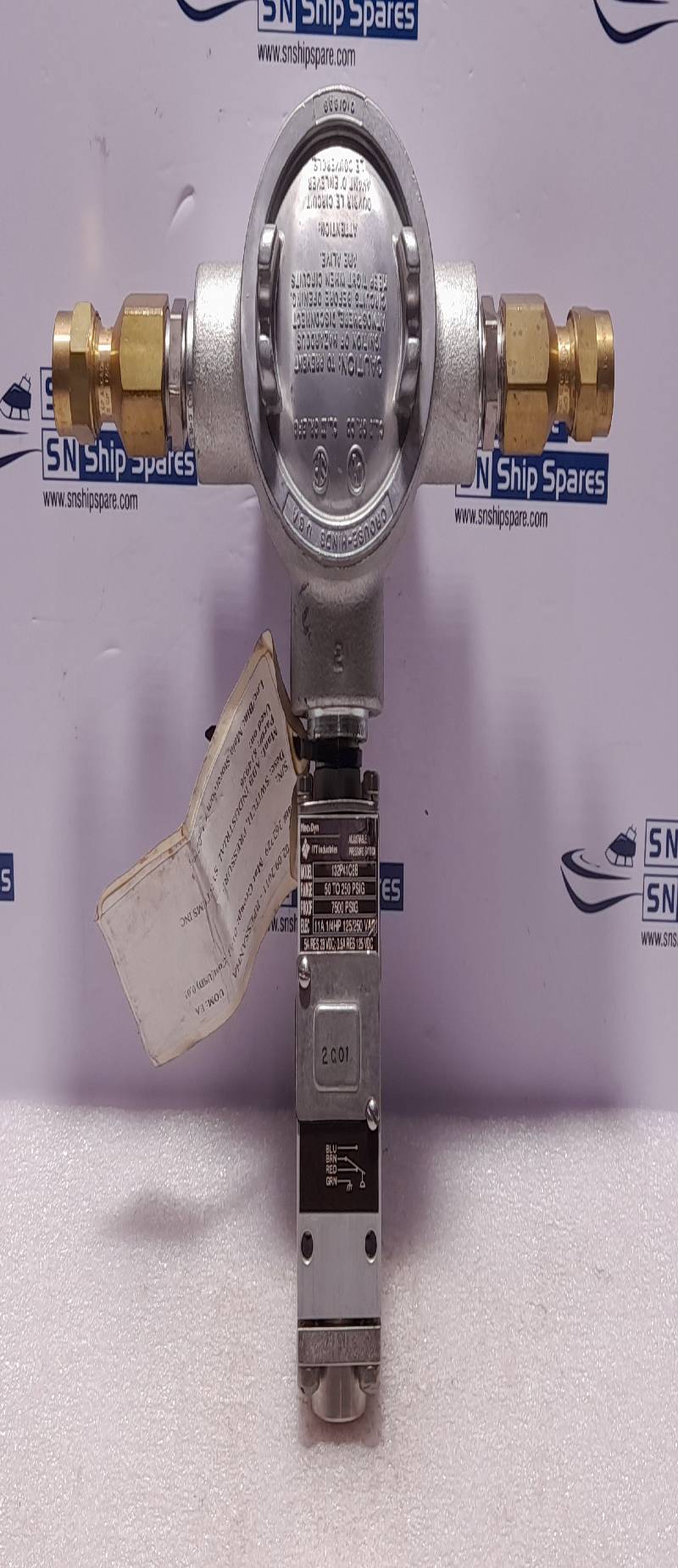 ITT Neo Dyn 132P41C6B Adjustable Pressure Switch With Crouse Hinds 0101639