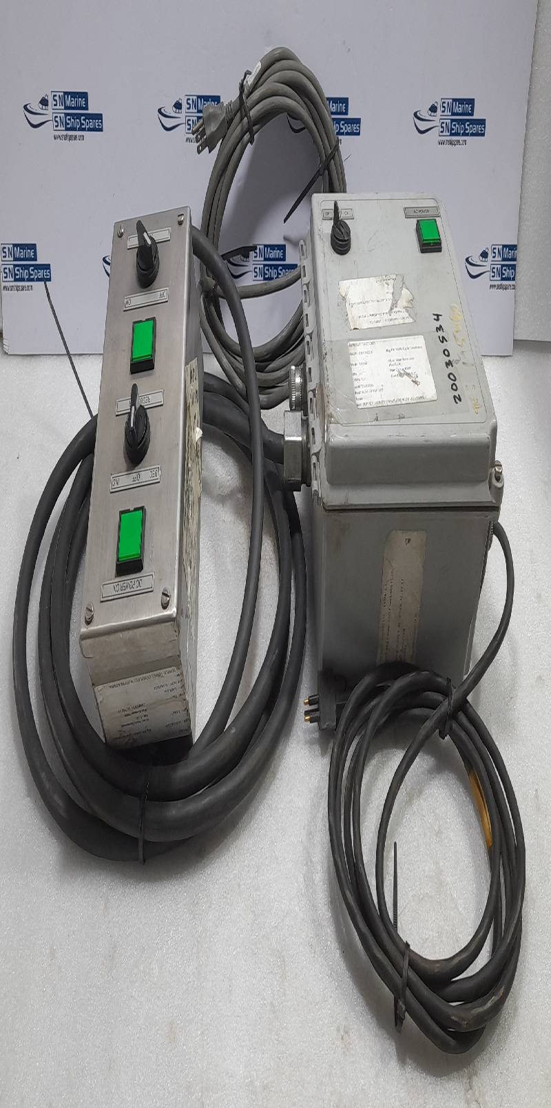 NOV 20030534 Electrical Power Supply With Heatsink