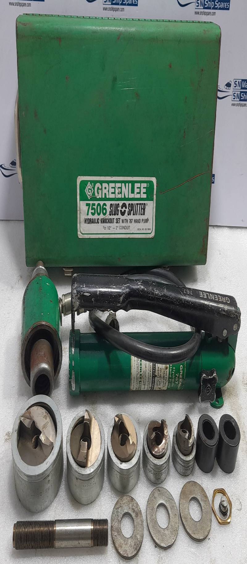 Greenlee 7506 Slug Splitter Hydraulic Knockout Set With 767 Hand Pump For ½”-2” Conduit