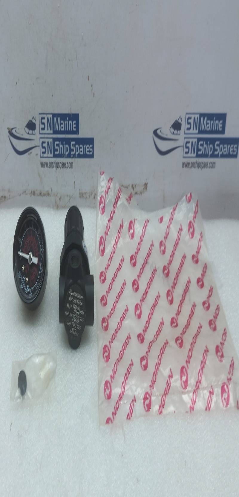 Norgren R07-200-RGKA Compressed Air Pressure Regulator Norgren 18-013-212 Gauge