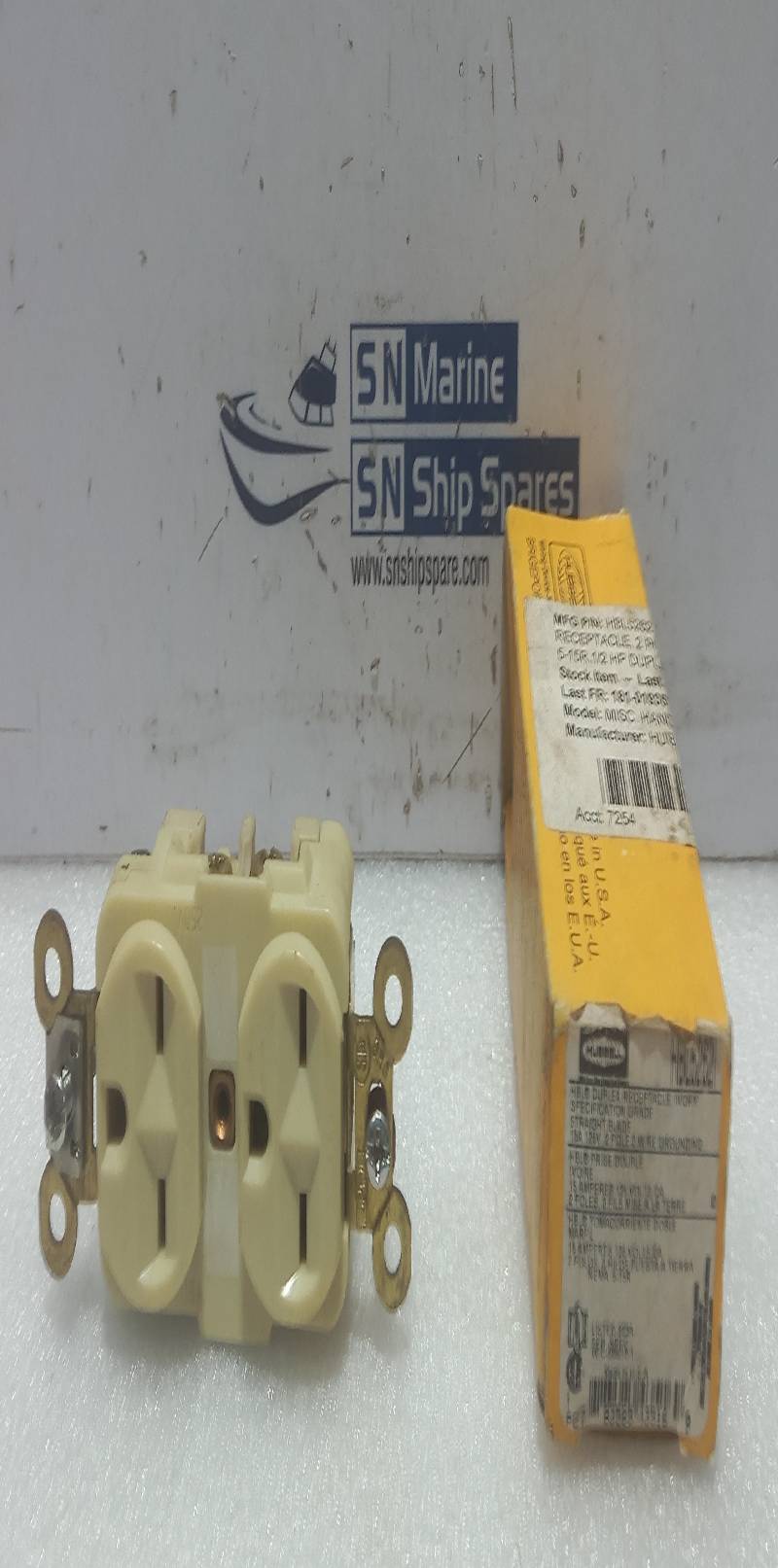 Hubbell HBL5262I Duplex Receptacle 2Pole 3Wire Grounding