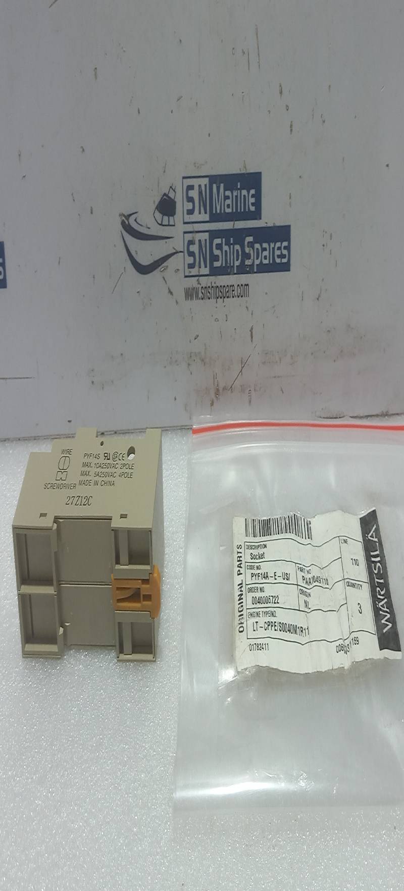 Omron PYF14S Din Rail Screwless Clamp Relay Socket 27Z12C 3PCs In Lot