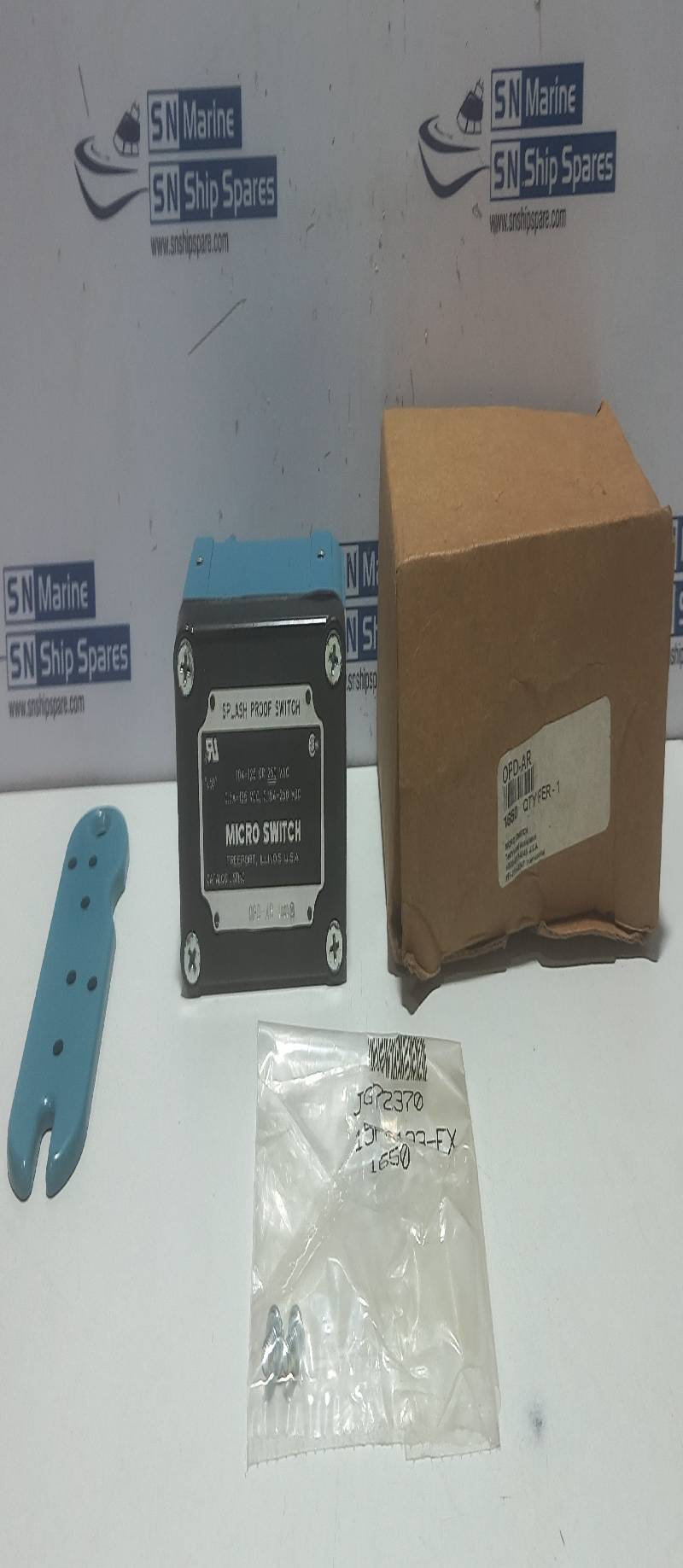 Honeywell Micro Switch OPD-AR 1650 Splash Proof Switch 10A-125 Or 250Vac