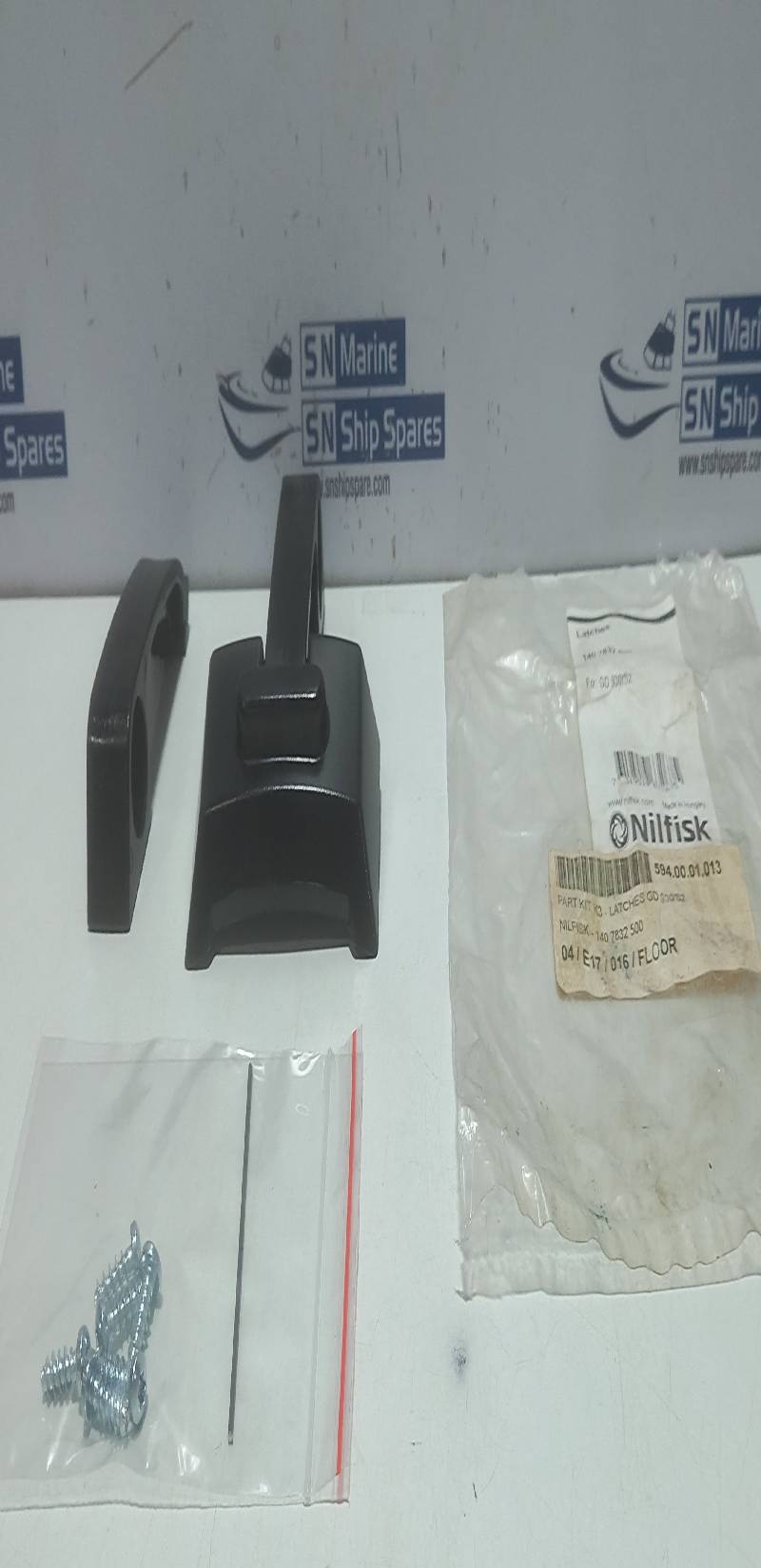 Nilfisk 1407832500 Latches For GD 930/S2