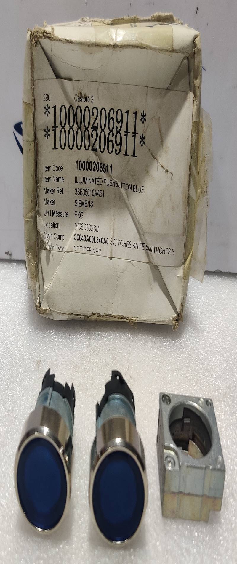 Siemens 3SB3 5010-AA51 Illuminated Blue Push Button 2PCs In Lot