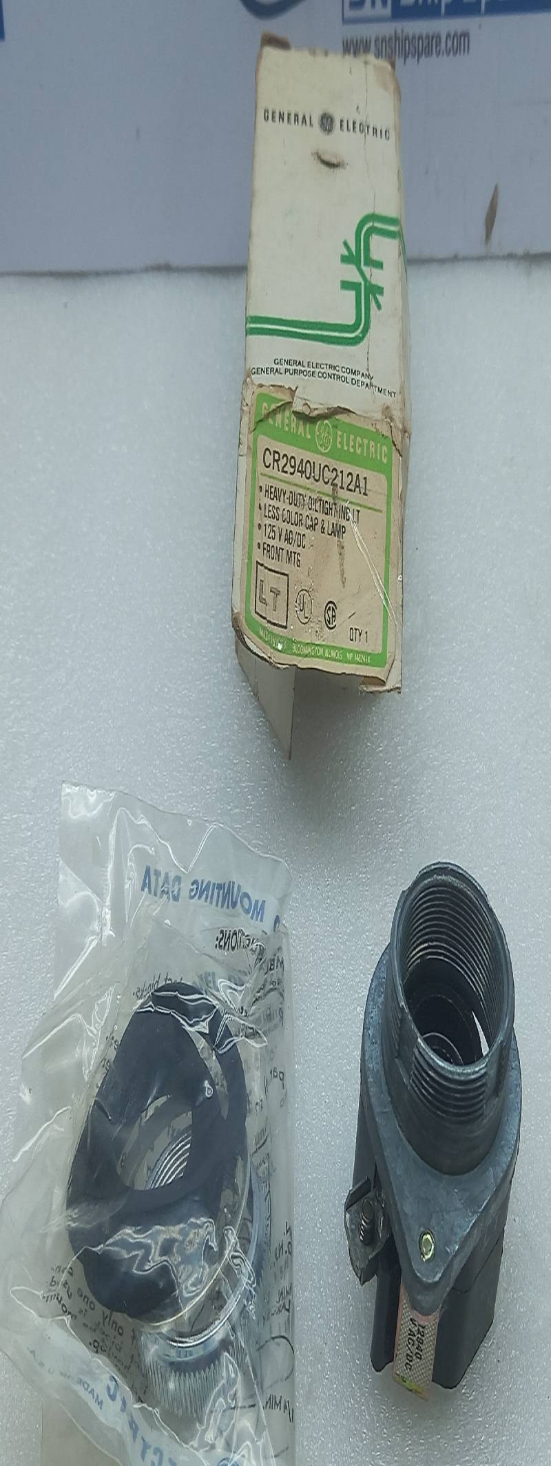 General Electric CR2940UC212A1 Heavy-Duty Light