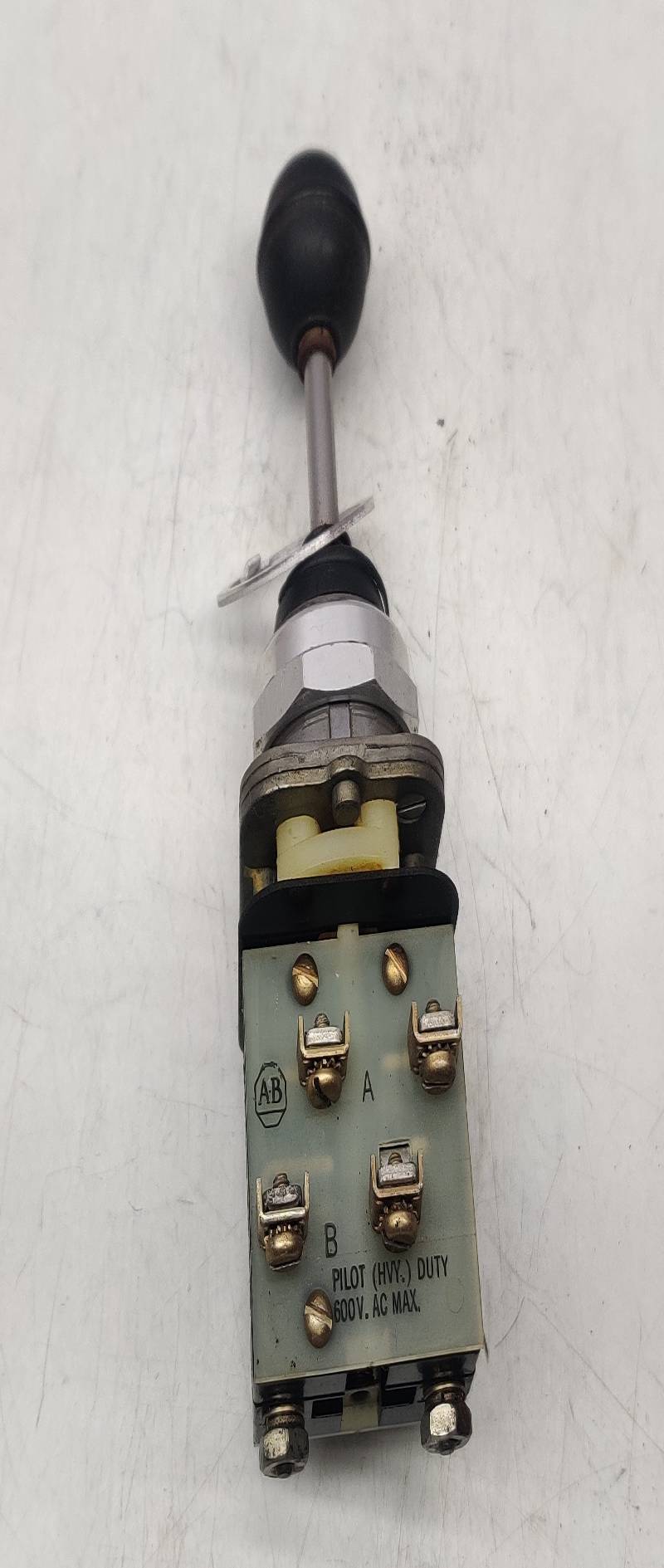Allen Bradley 800T-T2MB34 Way Switch Pilot Hvy. Duty 600V AC Max
