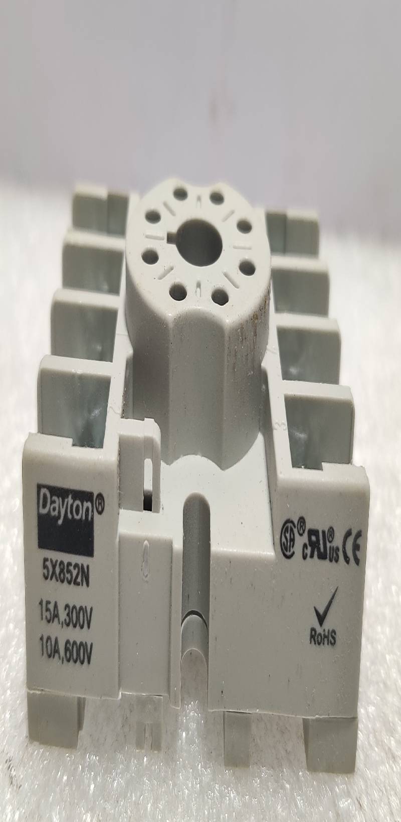 Dayton 5X852N Relay Socket 15A 300V 10A 600V 8PIN