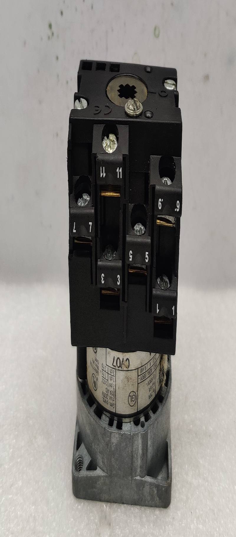 Schneider Electric K2E005NA Cam Switch Max 300VAC 12A