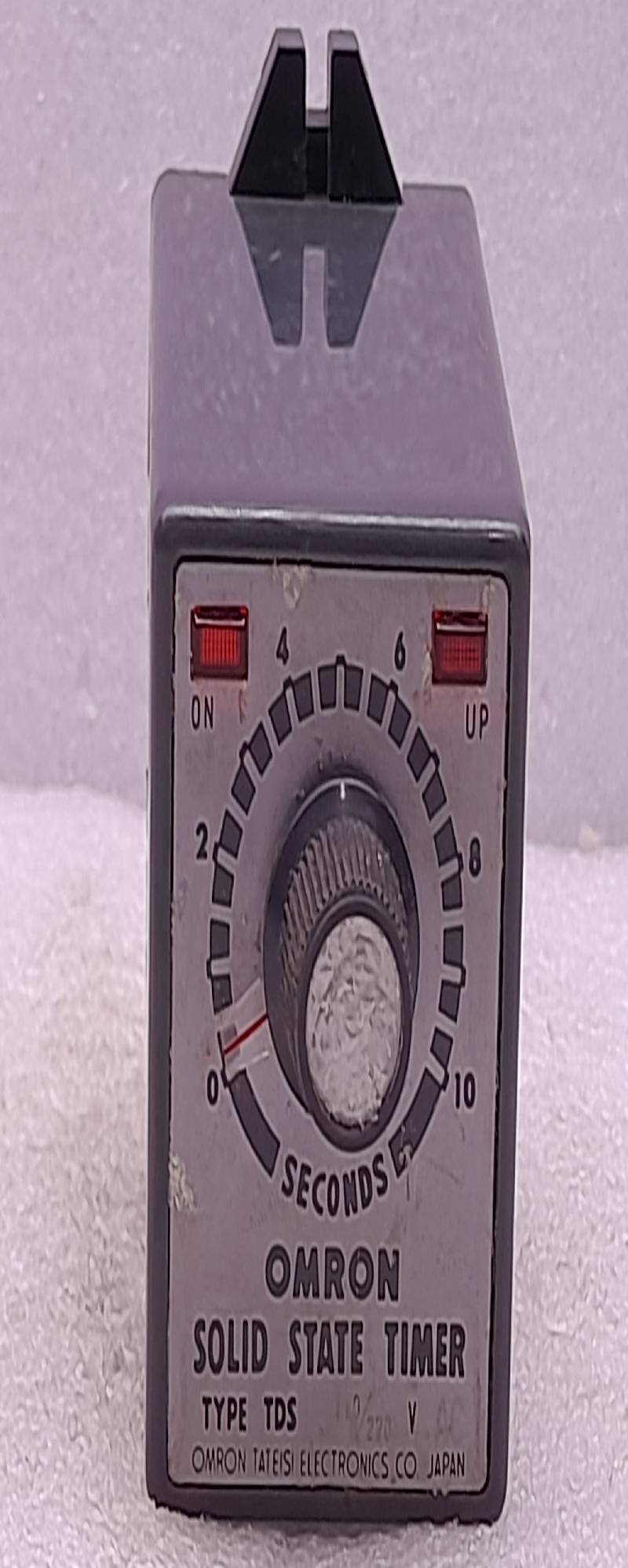 Omron TDS-44A1149D Solid State Timer 110/220Vac