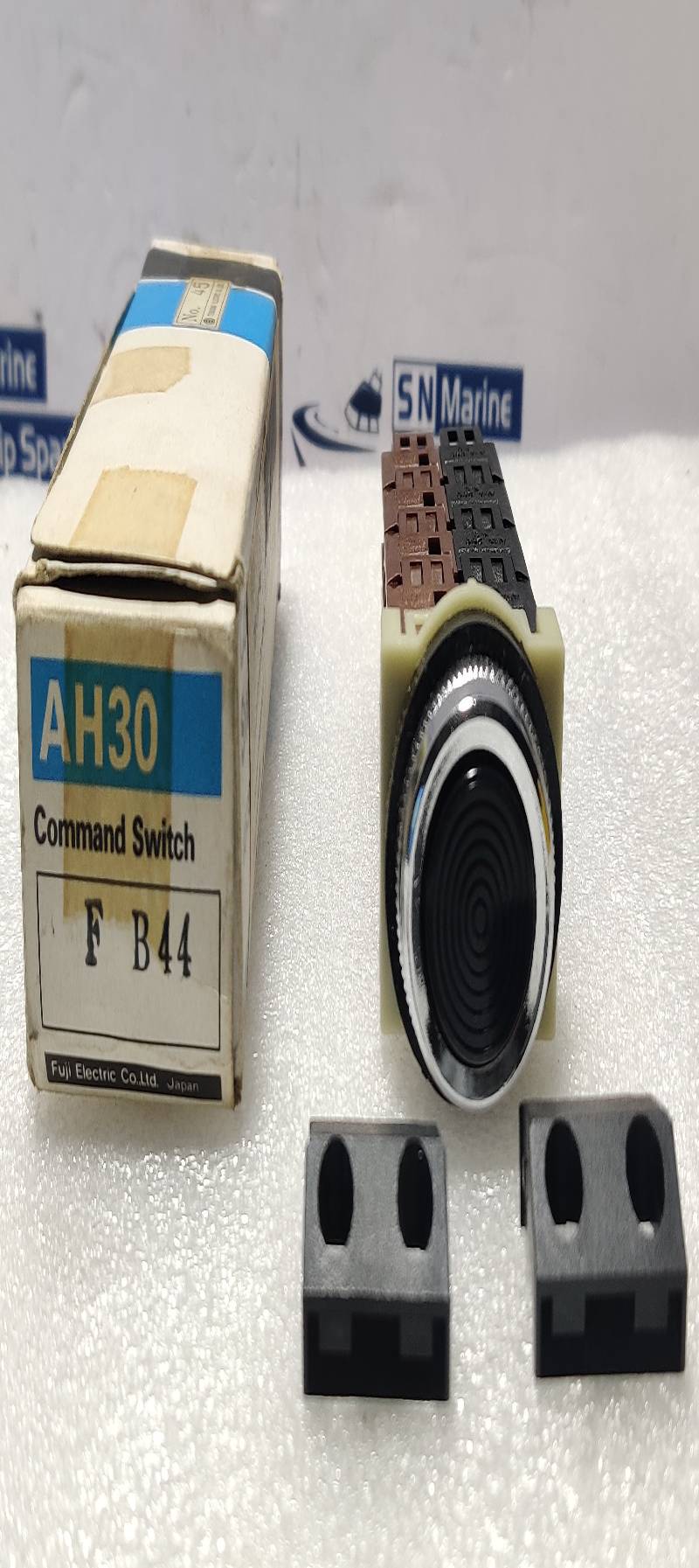 Fuji Electric AH30-F Push Button Switch 250V6A 600VAC Max.