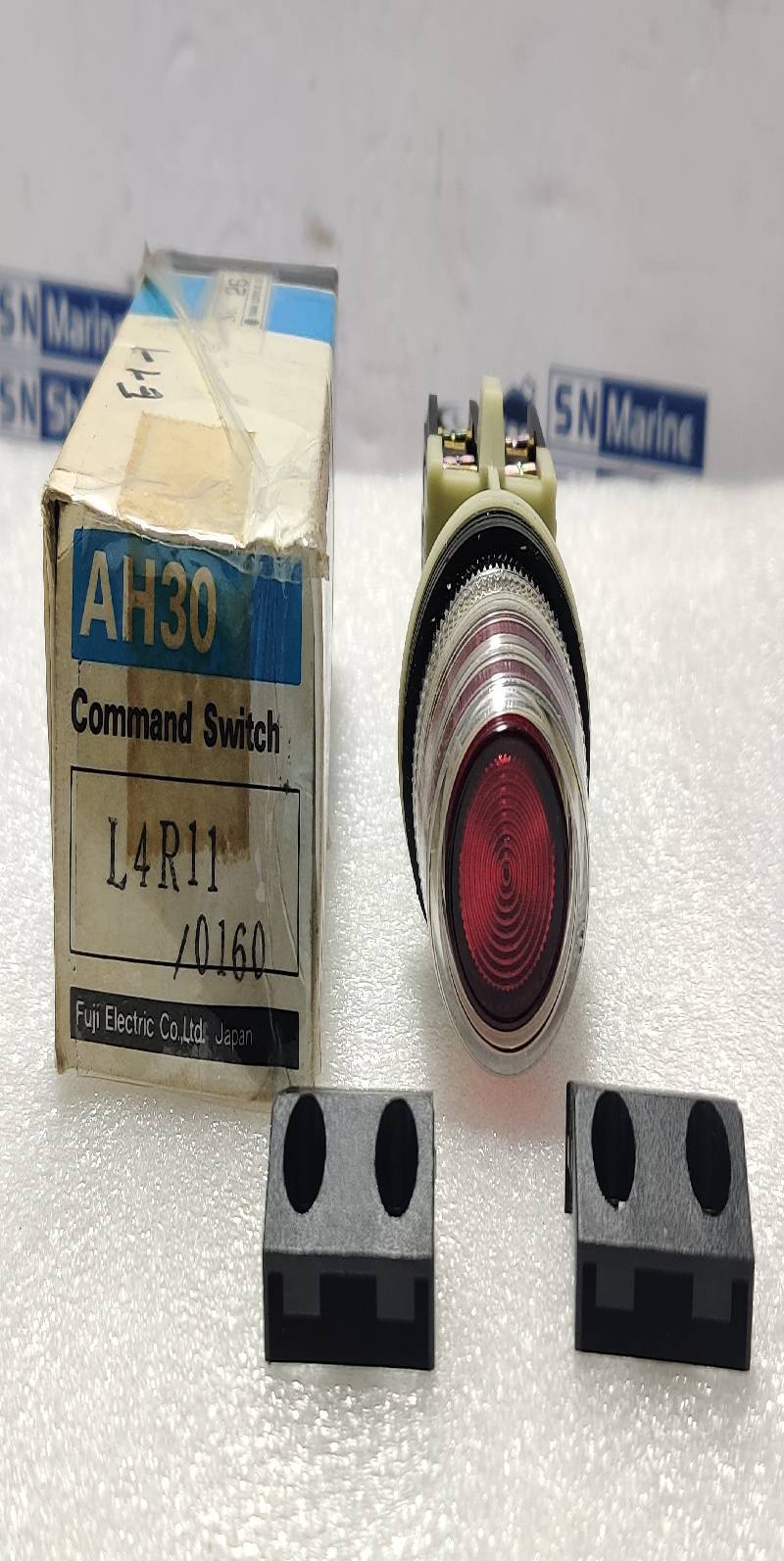 Fuji Electric AH30-L4-0160 Command Switch Lamp LR411/0160 600VAC Max