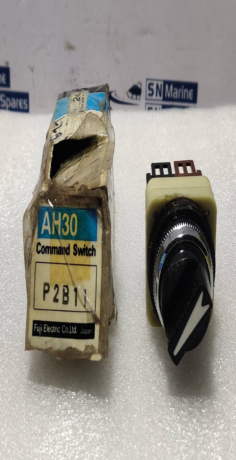 Fuji Electric AH30-P2 Command Selector Switch 250V6A AH30P2B11