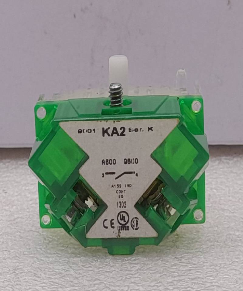 Schneider Electric 9001KA2 Non-Finger Safe Contact Block 120-600V 2PCs In Lot