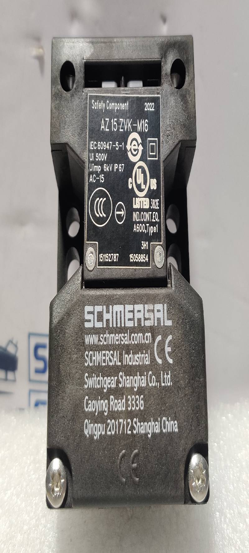 SCHMERSAL AZ15ZVK-M16 Safety Switch Ui: 500V Uimp: 6kV AC-15