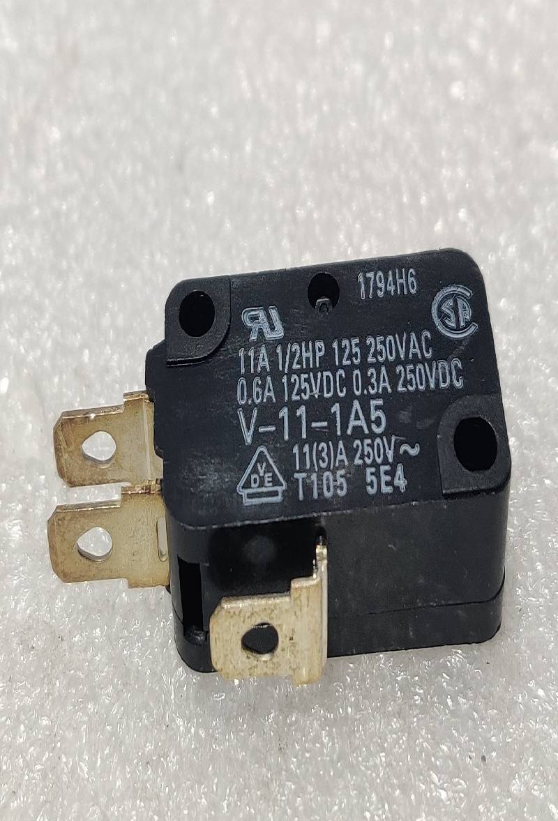 Omron V-11-1A5 Micro Switch 11A 1/2HP 125 250VAC 0.6A 125VDC 0.3A 250VDC 6PCs In Lot