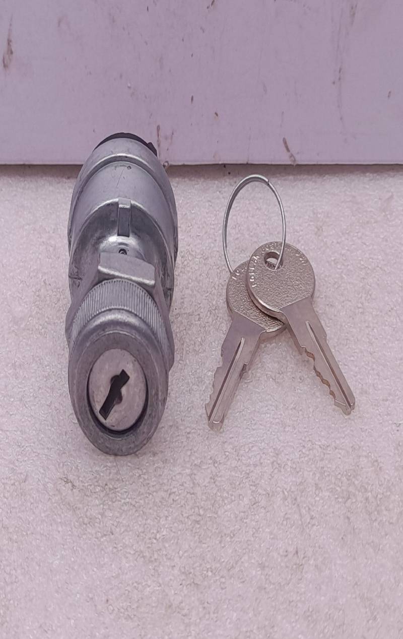 Yale 500863104 Ignition Switch/ Key Switch 2PCs In Lot 