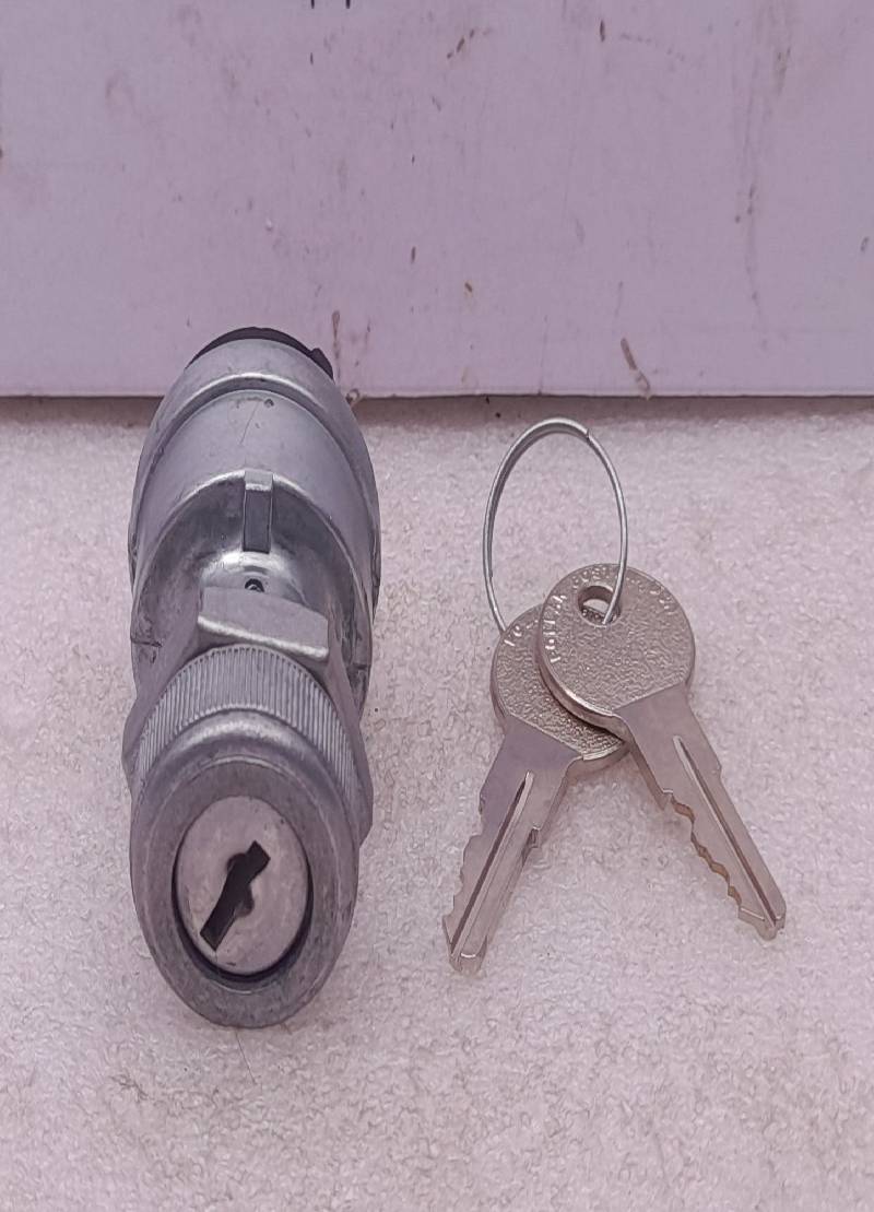 Yale 500863104 Ignition Switch/ Key Switch 2PCs In Lot 